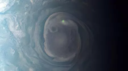 Wetenschappers maken per ongeluk allereerste foto van Jupiteriaanse bliksem