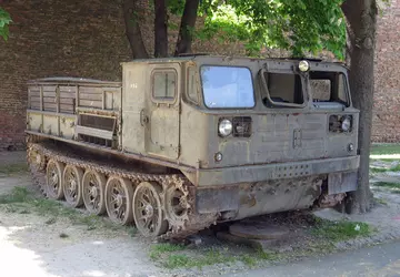 Russen bouwen Sovjet ATC-59G trucks om ...