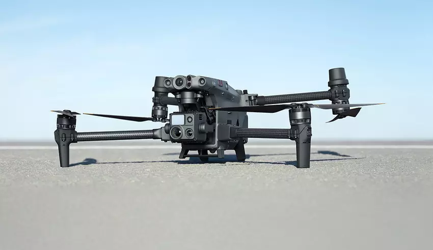 Oekraïense FPV drone voor $400 in de lucht aangevallen een zeldzame Russische drone DJI Matrice 30T ter waarde van $14.000