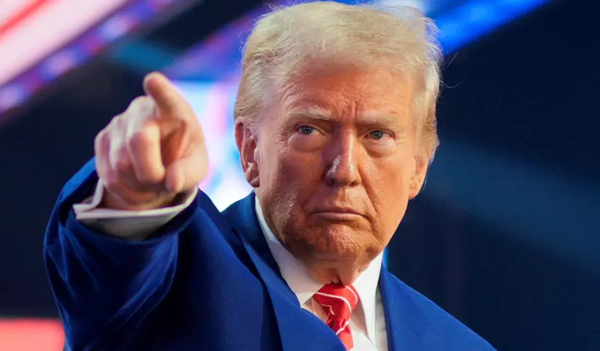 Iedereen zal betalen: Trump bedreigt nu met verhoogde tarieven, niet alleen op Apple, maar ook op andere smartphone-makers