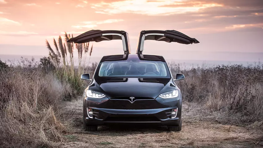 Accu's in Tesla Model X en Model S degraderen meer dan voorheen - accu's verliezen 12% van hun capaciteit na 322.000 km