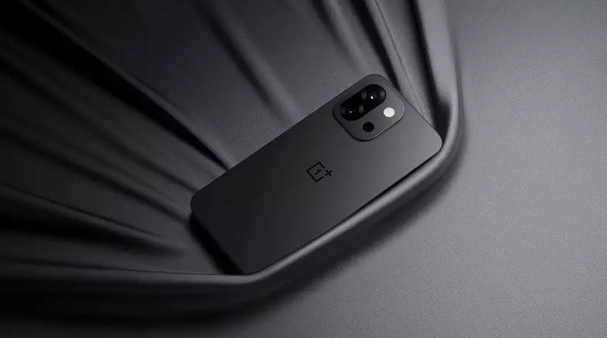 OnePlus president onthult details over het scherm van de OnePlus 13T voor de officiële lancering