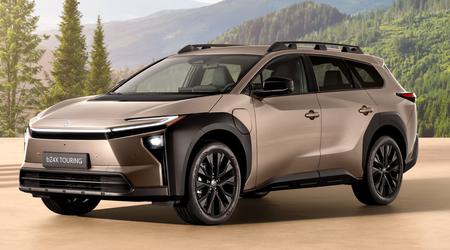 Toyota heeft officieel de bZ4X Touring onthuld, een elektrische SUV met de kofferbak van een stationwagen en een actieradius van tot 560 kilometer