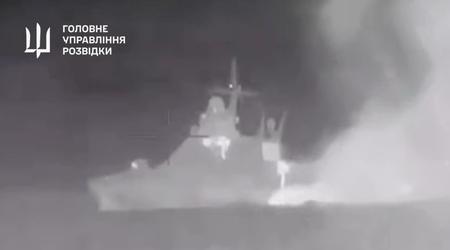 Unieke beelden: Oekraïense inlichtingendienst liet zien hoe de Magura V5 maritieme drone het Russische patrouilleschip "Sergey Kotov" vernietigde (video)