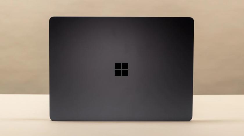  Microsoft Surface Laptop 7 (13,8″) AI-computer op apparaat