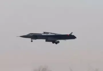 Nieuwe details over China's J-36 driemotorig ...