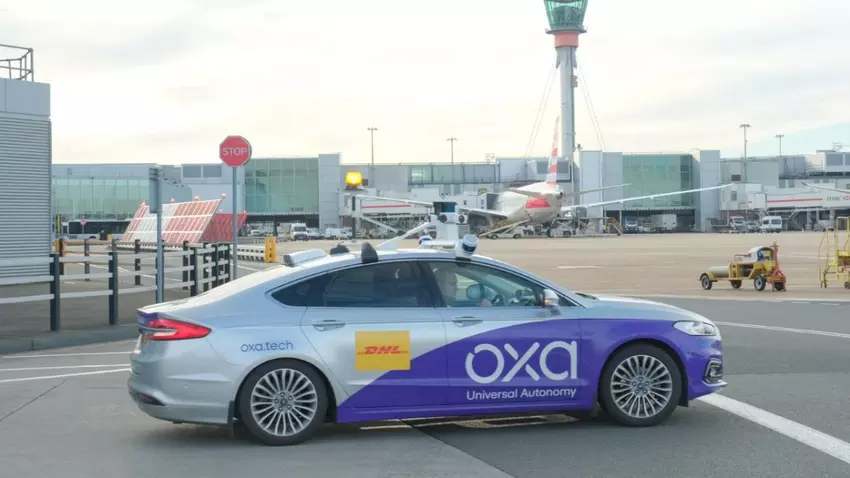 DHL en Oxa testen autonome voertuigen op Heathrow Airport