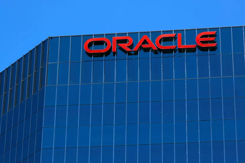 Oracle is een Amerikaans bedrijf, een toonaangevende softwareontwikkelaar en leverancier van serverhardware voor organisaties.