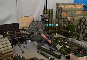 Israël biedt aan om Russische wapens ...