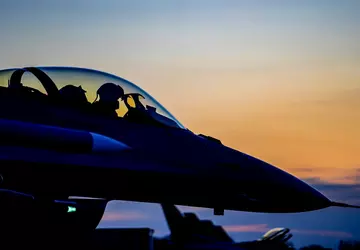 Biden keurt training van Oekraïense piloten ...