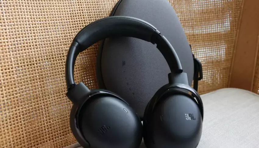 JBL Tour One M3 Smart Tx noise cancelling koptelefoon