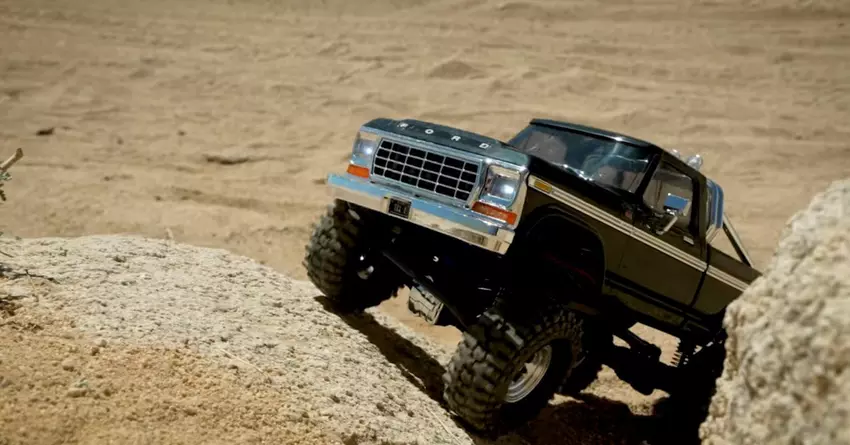 Traxxas 1/18 TRX-4M F-150 High Trail Kruipwagen