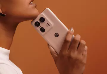 Het is officieel: de Motorola X50 ...