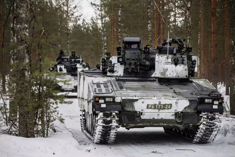 Litouwen zal massaal Zweedse BMP CV90 ...