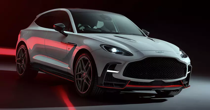 Aston Martin DBX S: meer vermogen, minder gewicht en een nieuw carbonfiber dak.