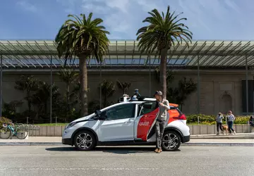 Cruise's waarde is gehalveerd nadat zijn ...