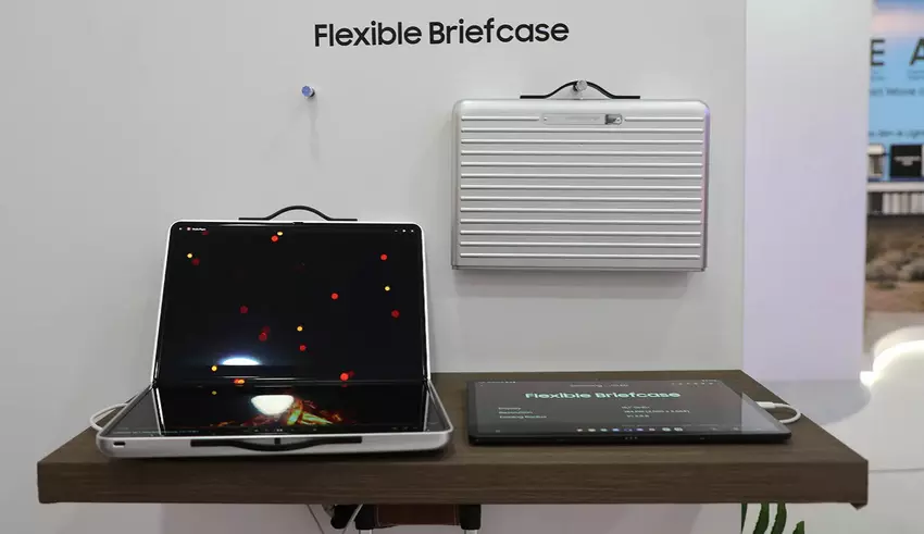 Samsung heeft een concept onthuld van een ongebruikelijk opvouwbaar OLED-scherm met hoge resolutie en helderheid tot 5000 nits