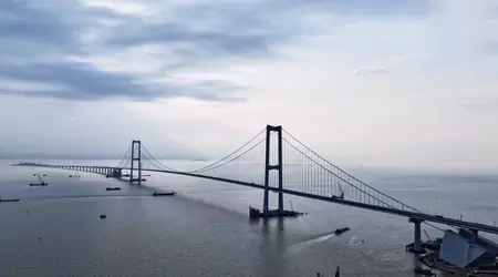 Twee bruggen, twee kunstmatige eilanden en een onderwatertunnel: China opent $1,5 miljard kostende snelweg Shenzhen-Zhongshan, 7 jaar in de maak