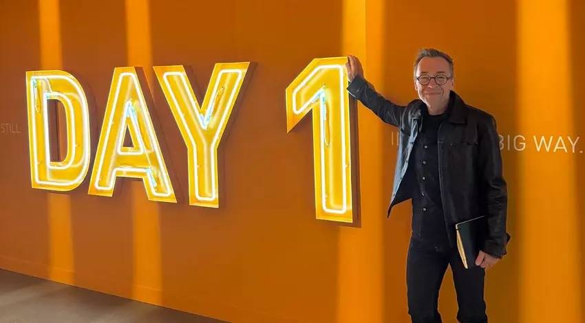 Voormalig Surface hoofdontwerper bij Microsoft sluit zich aan bij Amazon