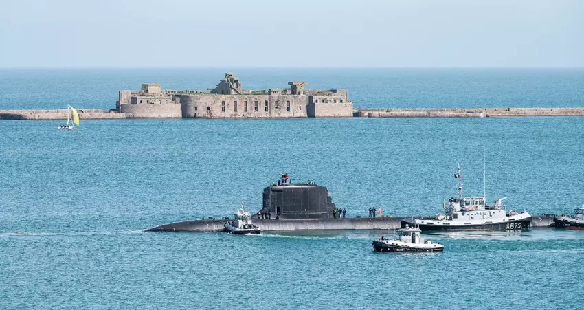 De Franse marine heeft de Barracuda-klasse Duguay-Trouin nucleair aangedreven aanvalsonderzeeër ontvangen, die zal worden bewapend met Naval SCALP-raketten met een maximaal lanceerbereik van 1.000 kilometer.