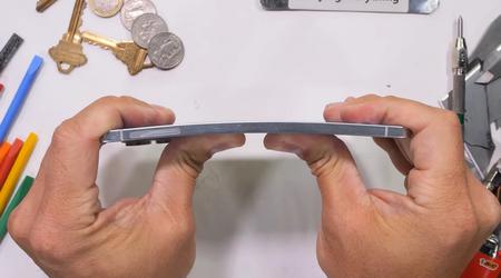 Het buigt, maar breekt niet: beroemde blogger JerryRigEverything testte de sterkte van de ultradunne Samsung Galaxy S25 Edge