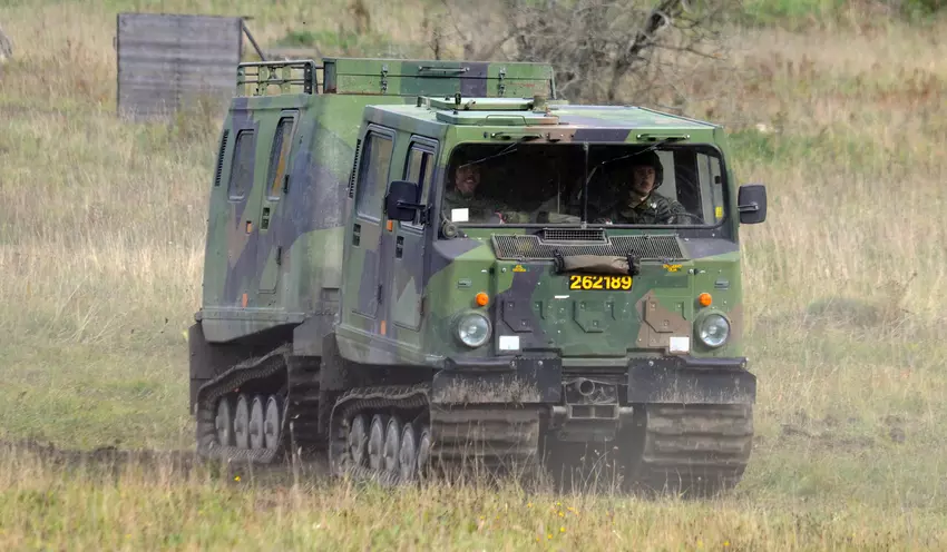 Bandvagn 206 terreinwagens, MAN HX81 tank trekkers, drone detectie sensoren en satelliet communicatie terminals: Duitsland heeft een nieuw bewapeningspakket overhandigd aan de AFU
