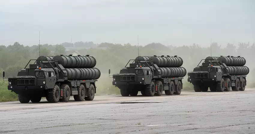 Rusland heeft officieel bevestigd dat de levering van het S-400 Triumf luchtverdedigingssysteem aan India ter waarde van $5,43 miljard eind 2024 zal zijn afgerond.