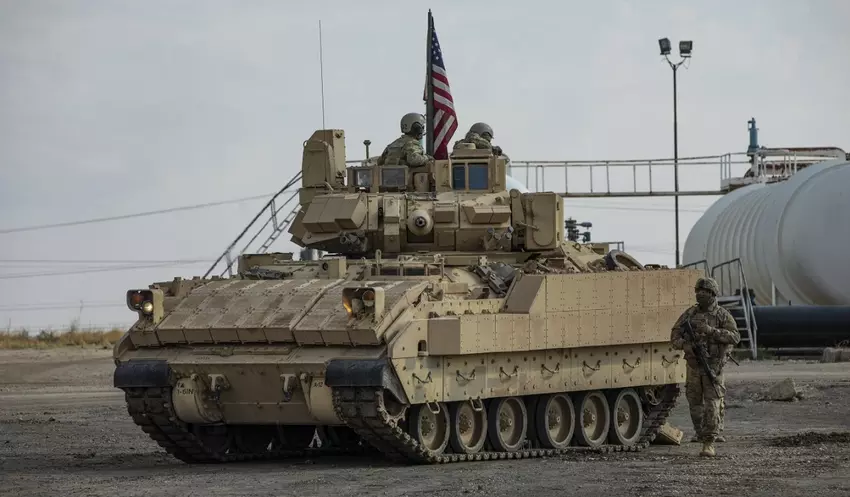 De strijdkrachten van Oekraïne ontvingen M2A2 Bradley infanteriegevechtsvoertuigen met Amerikaanse dynamische bescherming Bradley Urban Survival Kit