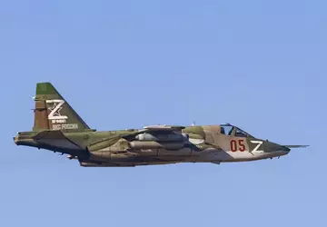 Oekraïense strijdkrachten schieten vijandelijke Su-25 neer ...