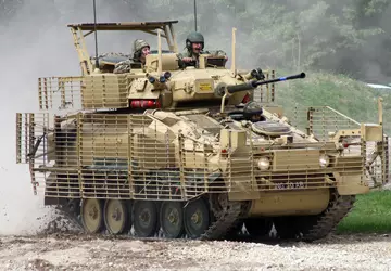 UK draagt FV107 Scimitar gepantserde verkenningsvoertuigen ...