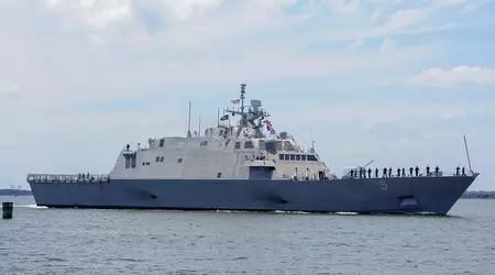 De Amerikaanse marine heeft de noodlijdende USS Milwaukee ter waarde van $ 437 miljoen, die 954 kg cocaïne ter waarde van $ 30 miljoen in beslag nam, uit de vaart genomen.