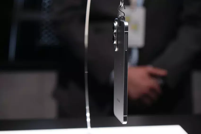 Vermoedelijk de aanraakknop op de linkerrand van de Galaxy S25 Edge