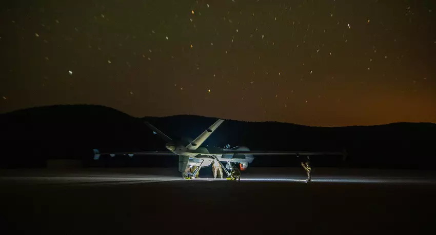 De MQ-9 Reaper landde voor de allereerste keer op een onverharde weg en demonstreerde zijn vermogen om belangrijke vracht te vervoeren