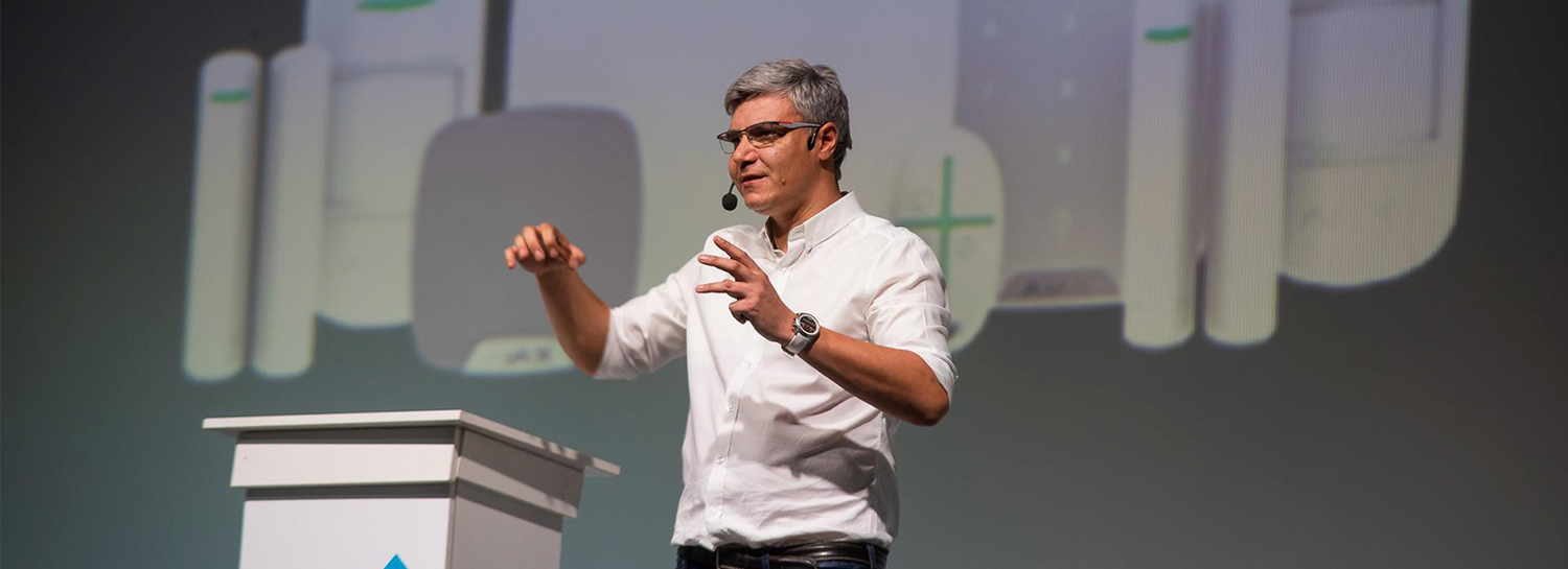 Hoe Senet zich heeft ontwikkeld van computer club administratie software tot een instrument voor de ontwikkeling van de gehele industrie: Interview met Volodymyr Onoprienko, Head of Senet Revenue bij Enestech Software