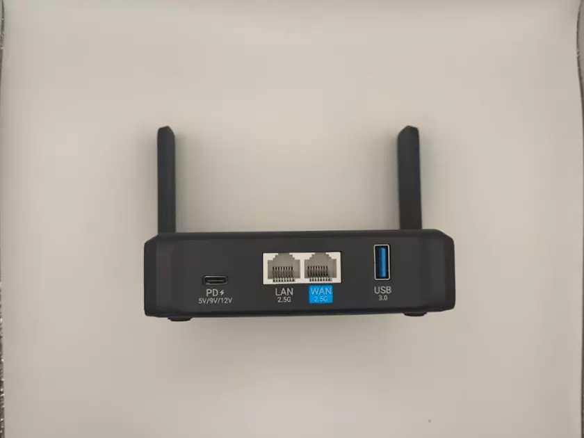 GL.iNet Slate 7 (GL-BE3600) 802.11be router