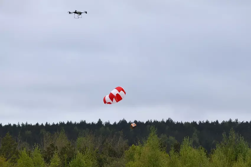 Een pakket medicijnen dat uit een drone is gevallen