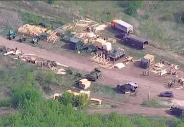 Luchtverkenning onthult veldproductie van houten modellen ...