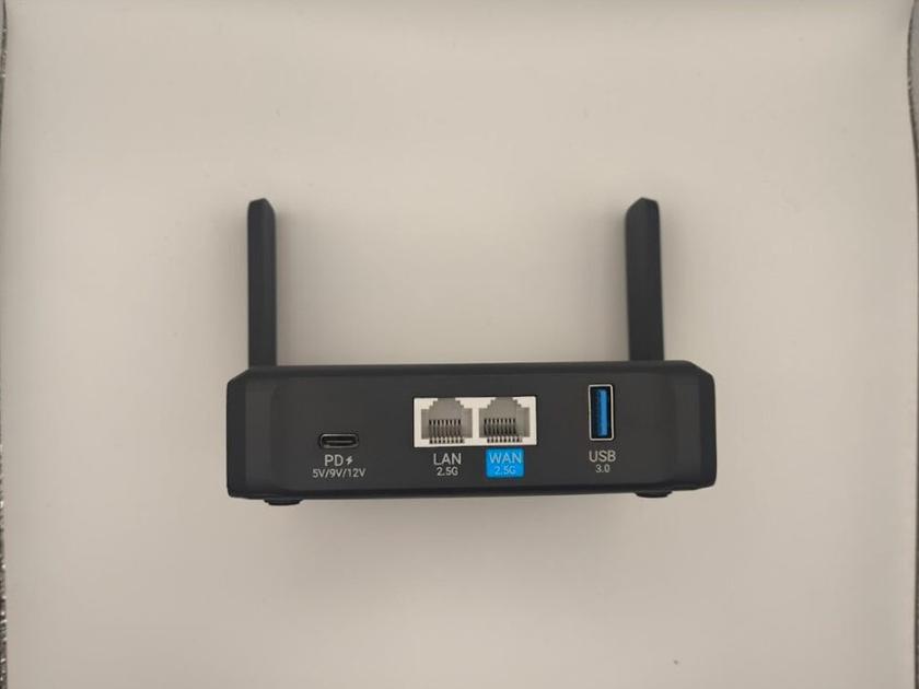 GL.iNet Slate 7 (GL-BE3600) 802.11be router
