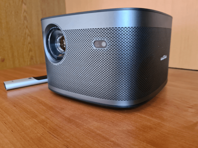 XGIMI Horizon Pro of BenQ TK700