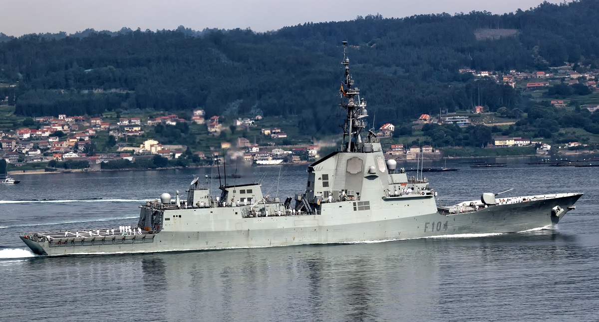 Spanje stuurt het fregat Méndez Núñez met Harpoon, RIM-162 ESSM en SM-2MR Block IIIA raketten naar de Middellandse Zee om de Russische vloot in de gaten te houden. Spanje stuurt het fregat Méndez Núñez met Harpoon, RIM-162 ESSM en SM-2MR Block IIIA raketten naar de Middellandse Zee om de Russische vloot in de gaten te houden.