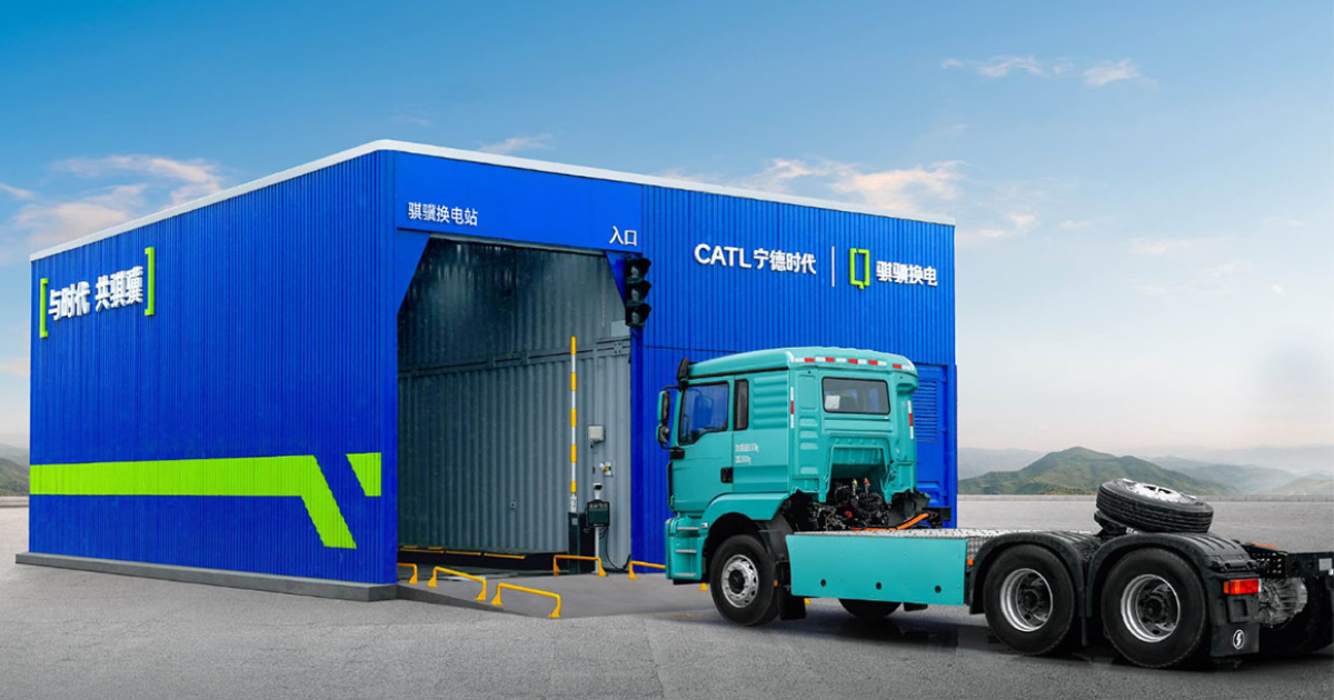 Opladen in enkele minuten: Innovatieve stations voor enorme elektrische vrachtwagens Revolutie op de snelweg: Snelle batterijwisselstations voor elektrische vrachtwagens