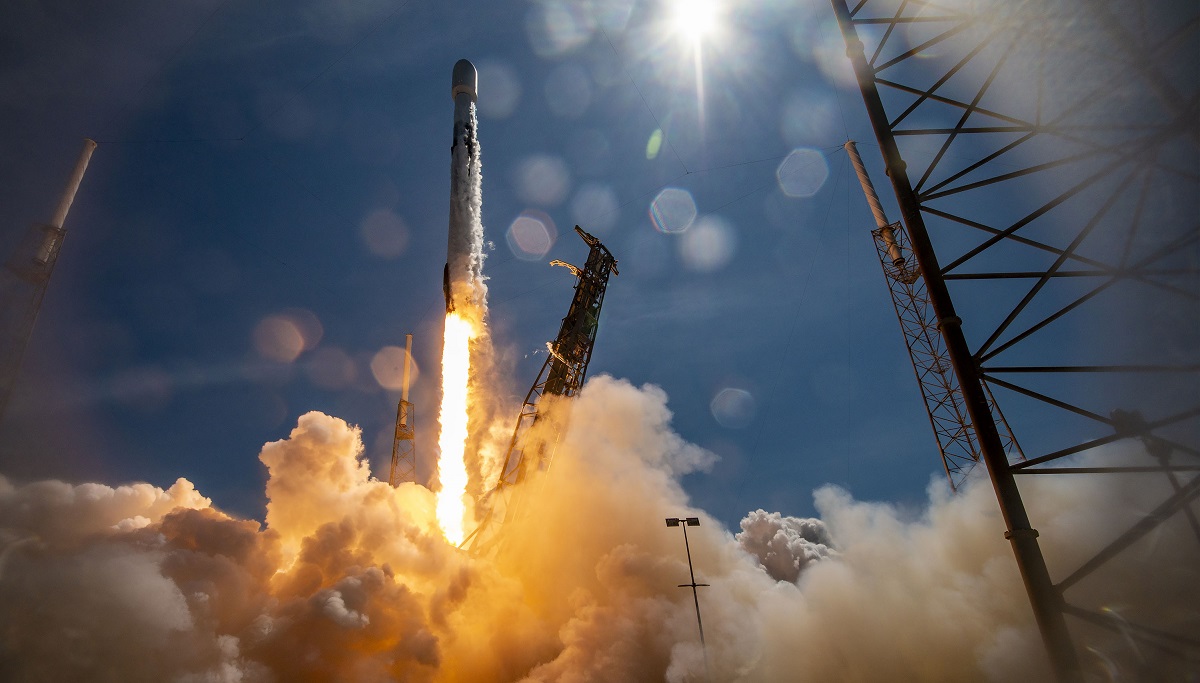 ESA en SpaceX sturen Europa's 1,5 miljard dollar kostende Euclid-telescoop de ruimte in om donkere materie en donkere energie te bestuderen ESA en SpaceX sturen Europa's 1,5 miljard dollar kostende Euclid-telescoop de ruimte in om donkere materie en donkere energie te bestuderen