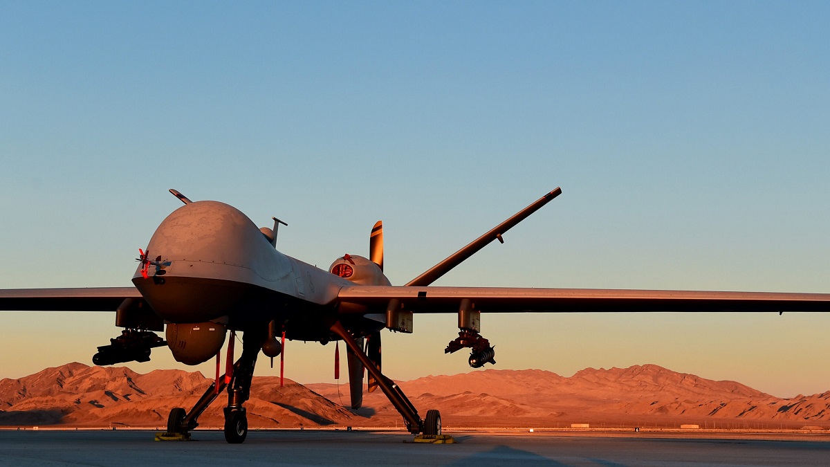 Een Amerikaanse militaire drone van de verkenningsklasse is neergestort in Polen Een Amerikaanse militaire drone van de verkenningsklasse is neergestort in Polen