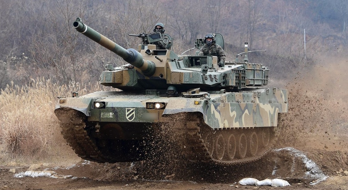 De Republiek Korea heeft de aankoop van 150 K2 Black Panther main battle tanks goedgekeurd - Seoel zal 410 tanks hebben, maar wil de vloot uitbreiden tot 600 eenheden. De Republiek Korea heeft de aankoop van 150 K2 Black Panther main battle tanks goedgekeurd - Seoel zal 410 tanks hebben, maar wil de vloot uitbreiden tot 600 eenheden.