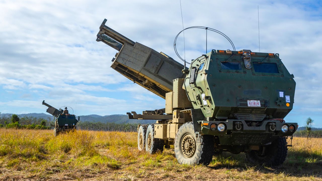 Australië investeert $1,6 miljard om HIMARS, GMLRS precisiegeleide projectielen en PrSM tactische raketten met een bereik tot 500 km te kopen. Australië investeert $1,6 miljard om HIMARS, GMLRS precisiegeleide projectielen en PrSM tactische raketten met een bereik tot 500 km te kopen.