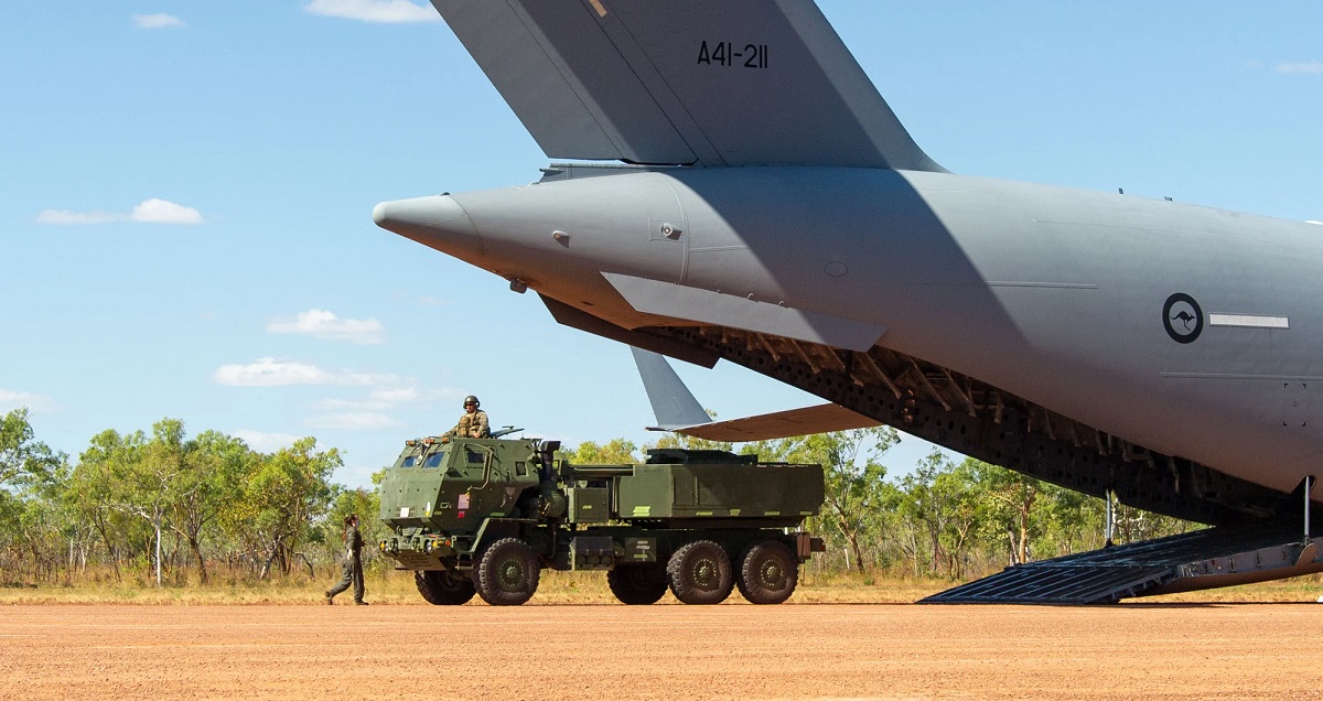De VS heeft de verkoop van 22 HIMARS raketsystemen, tientallen precisiegeleide GMLRS en GMLRS ER projectielen met een lanceerbereik tot 150 kilometer aan Australië goedgekeurd voor een bedrag van $ 975 miljoen. De VS heeft de verkoop van 22 HIMARS raketsystemen, tientallen precisiegeleide GMLRS en GMLRS ER projectielen met een lanceerbereik tot 150 kilometer aan Australië goedgekeurd voor een bedrag van $ 975 miljoen.
