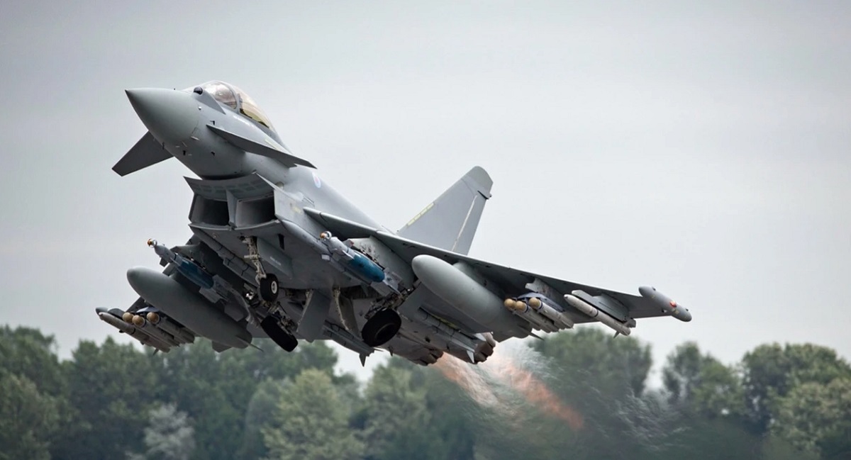 Eurofighter heeft 589 van zijn 680 Typhoon gevechtsvliegtuigen geleverd en wil een order voor nog eens 150-200 vliegtuigen van de vierde generatie. Eurofighter heeft 589 van zijn 680 Typhoon gevechtsvliegtuigen geleverd en wil een order voor nog eens 150-200 vliegtuigen van de vierde generatie.