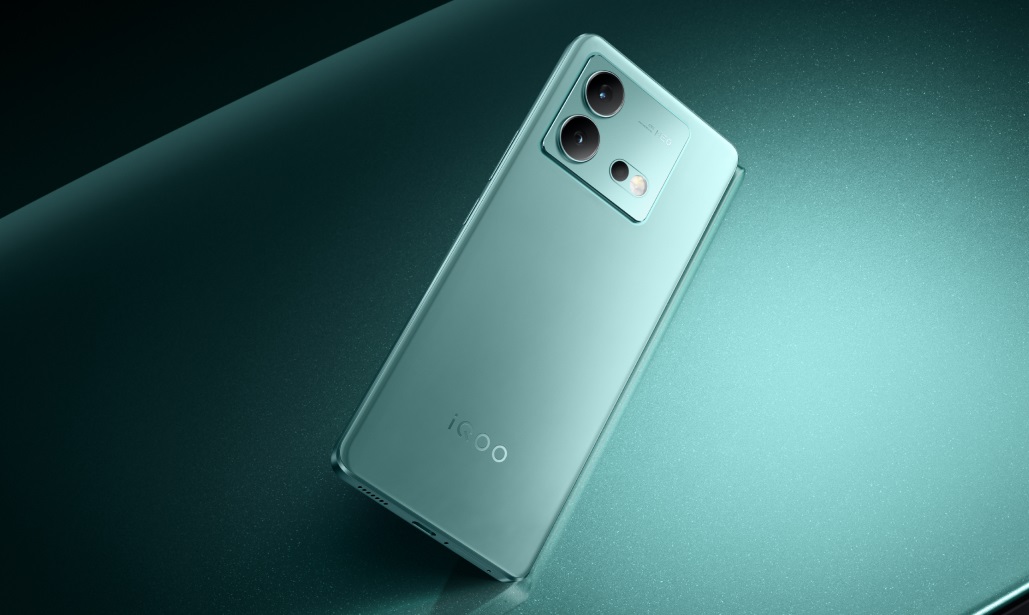 De iQOO Neo 9 krijgt dubbele 50 MP camera's met Sony IMX9320, OmniVison OV50H sensoren en een 64 MP telelens gebaseerd op OmniVision OV64B sensor. De iQOO Neo 9 krijgt dubbele 50 MP camera's met Sony IMX9320, OmniVison OV50H sensoren en een 64 MP telelens gebaseerd op OmniVision OV64B sensor.