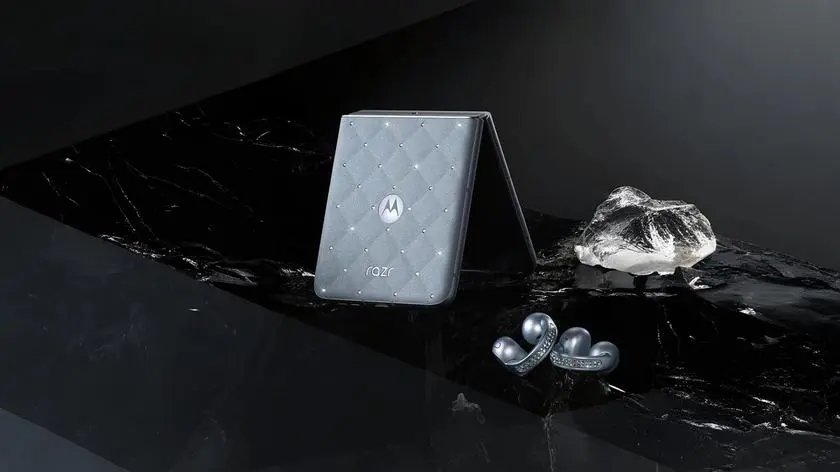 Swarovski-sieraden voor Motorola Razr 60: stijl in elk detail Motorola Razr 60: luxe met Swarovski-kristallen