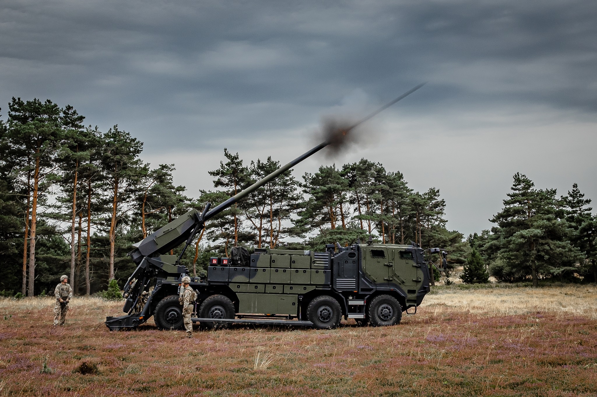 Franse zelfrijdende artillerie-eenheid Caesar krijgt AI-vuurbesturingssysteem Franse zelfrijdende artillerie-eenheid Caesar krijgt AI-vuurbesturingssysteem